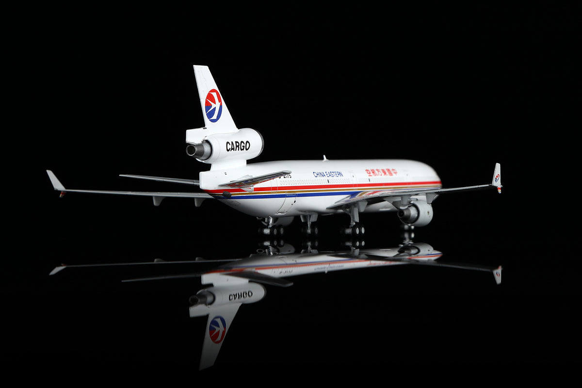 1/400 China Eastern Airlines McDonnell Douglas MD-11FB-2175 M111105C Interactive Series - image 9