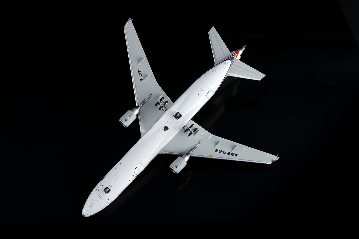 1/400 China Eastern Airlines McDonnell Douglas MD-11FB-2175 M111105C Interactive Series - image 10